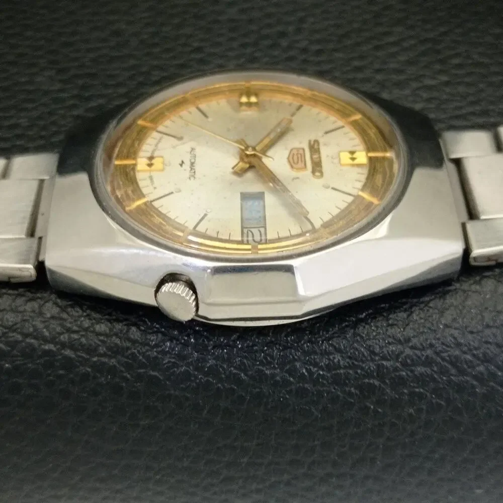 Vintage 1992 Seiko Automatic Mens Silver Watch W/daydate & Gold accents